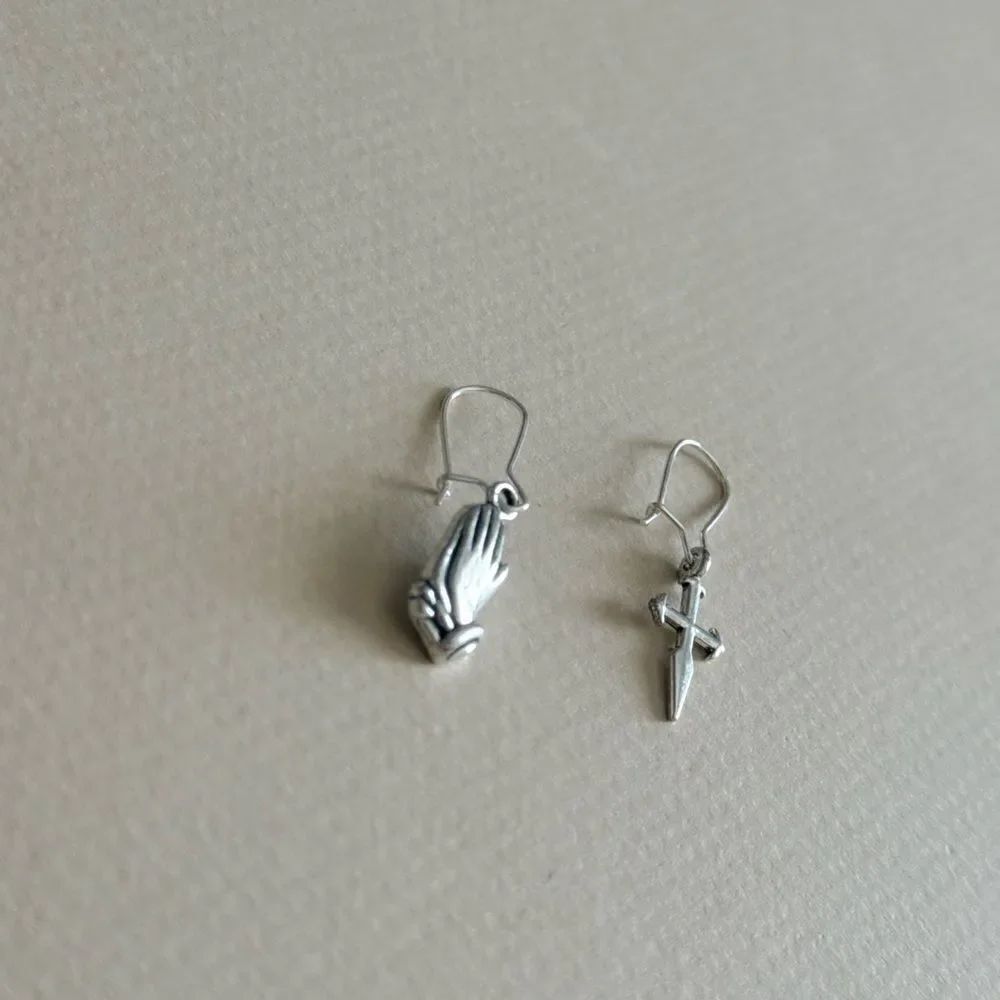 Cross Earrings  R917 - Picture 2 of 4